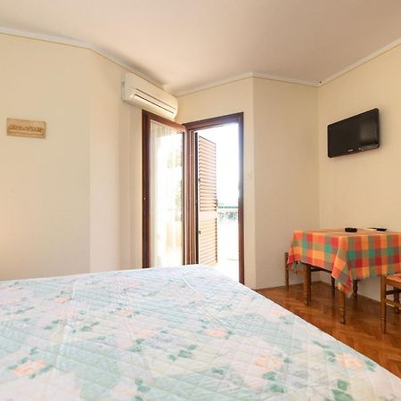 Apartments Spanjic Veglia Exterior foto