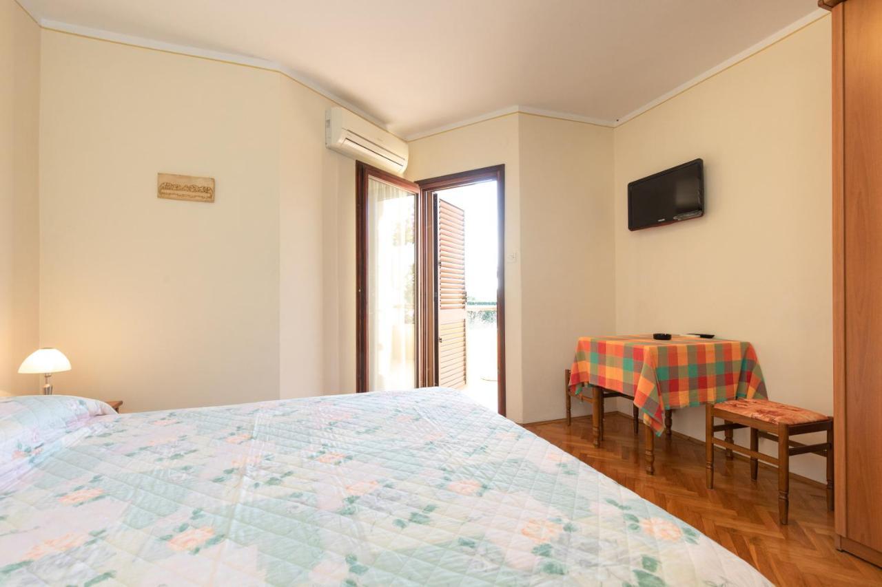 Apartments Spanjic Veglia Exterior foto